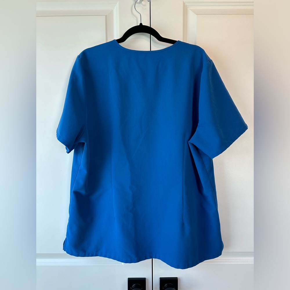 Figs Women’s Catarina One-Pocket Scrub Top Royal Blue (Size XXL) - Picture 3 of 7